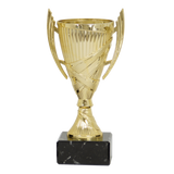 Pokal i guld, Skarpt design, Med hank