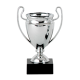 Sølvfarvet plastpokal med hank